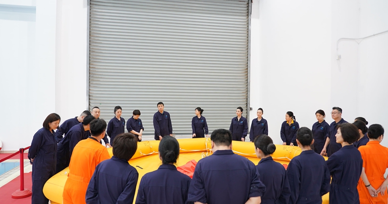3. C909應(yīng)急救援指揮機改裝差異訓(xùn)練.jpg